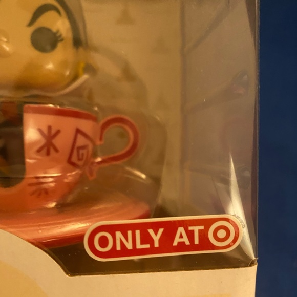 Funko Pop! Deluxe Disney 50th Queen of Hearts - Picture 2 of 5